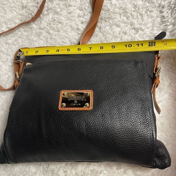 Valentina leather Black and Tan shoulder /Crossbody Bag gold tone hardwares. - Picture 6 of 12